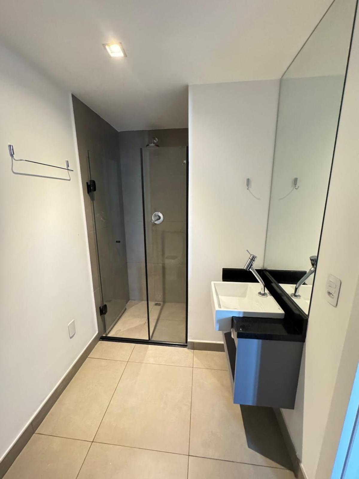 218 - Ap Moema | Prox Metro E Ibira! A/c, Wifi, Academia Apartamento
